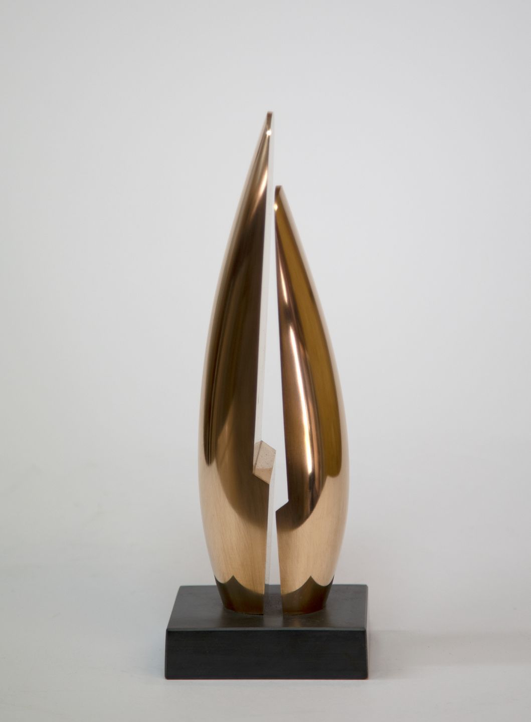 pen enys II by tommy rowe